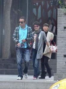 娱乐圈姐弟恋图片,甜蜜瞬间，年龄不再是距离